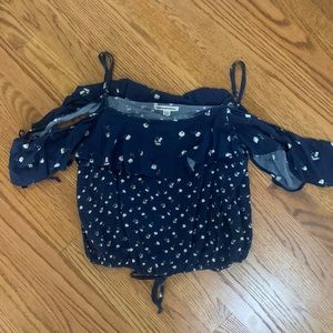 american eagle off the shoulder floral shirt. size medium.